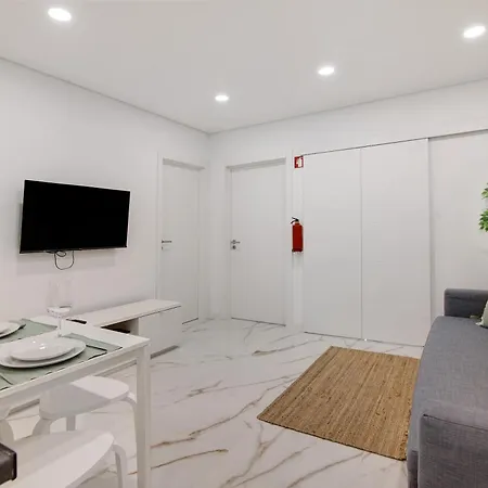 Diamond Apartment *